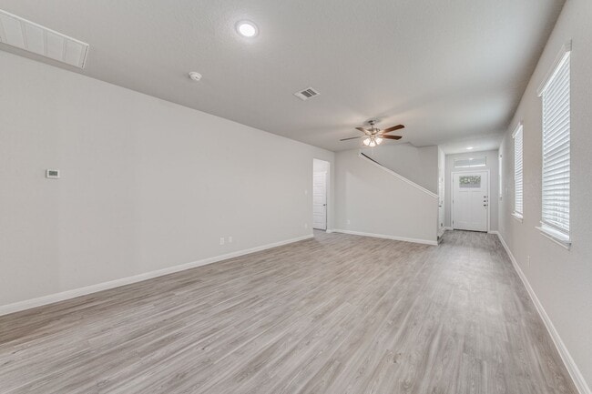 Photo - Gorgeous 3/2.5 on cul-de-sac in Cibolo wit...