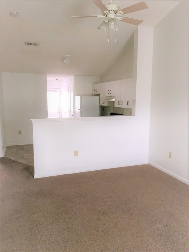 Photo - Pines Apartments