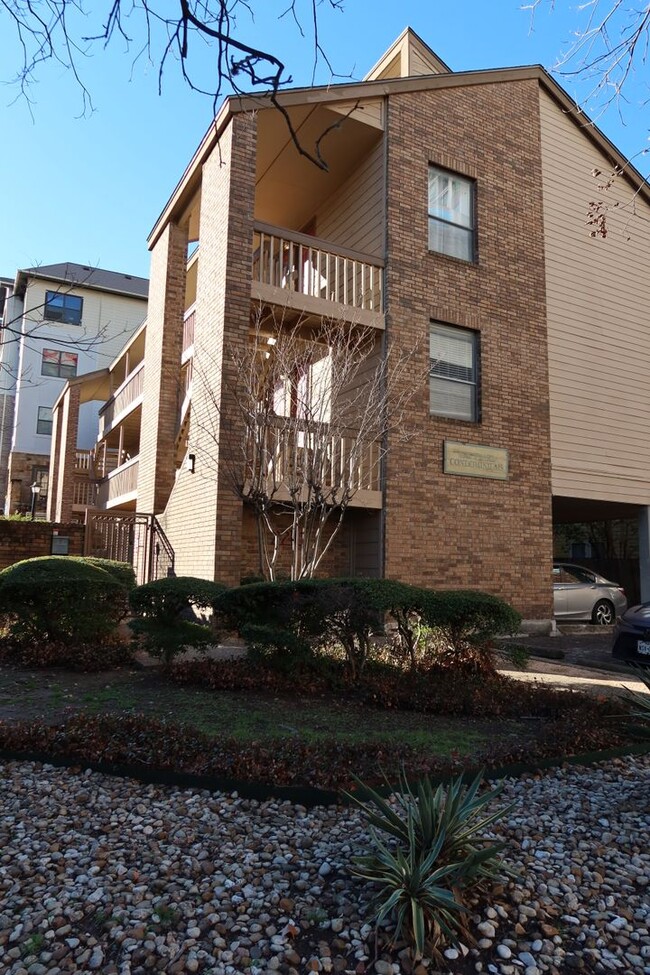 PEARL WEST CAMPUS - LOFTED 2BD / 1 BA - GA... - PEARL WEST CAMPUS - LOFTED 2BD / 1 BA - GA...