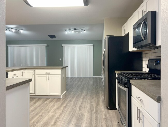 Photo - 17416 Adams Ln