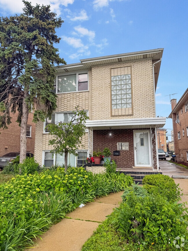 Building Photo - 8514 W Catalpa Ave Rental