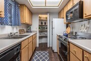 1 BR, 1 BA - 825 SF