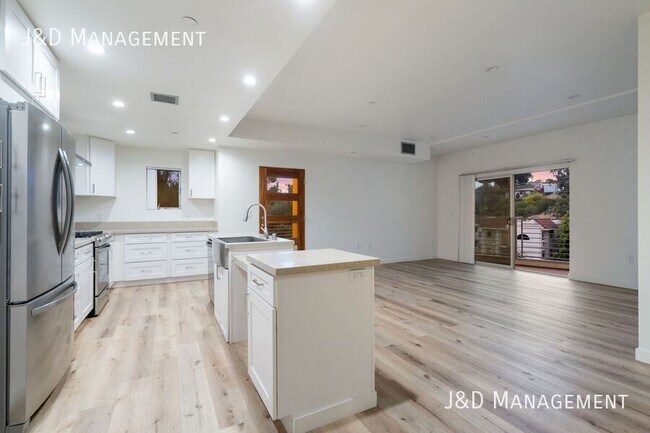 Photo - 3333 Reynard Way Unit 17