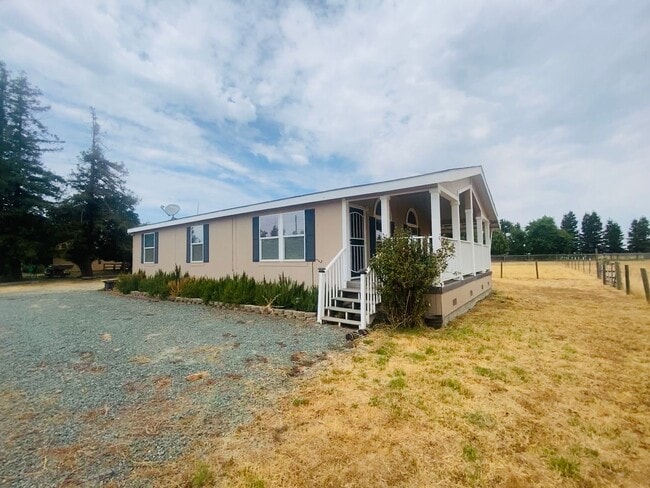 Building Photo - Charming Country Property with Option to L... Rental