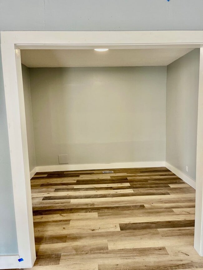 Photo - Charming 4BR/2BA Lakeland Home NO APPLICATION FEE!