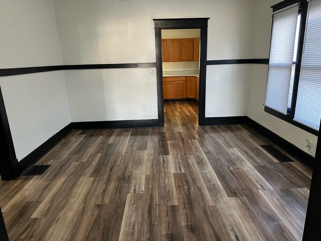 Photo - 1618 Berry Blvd