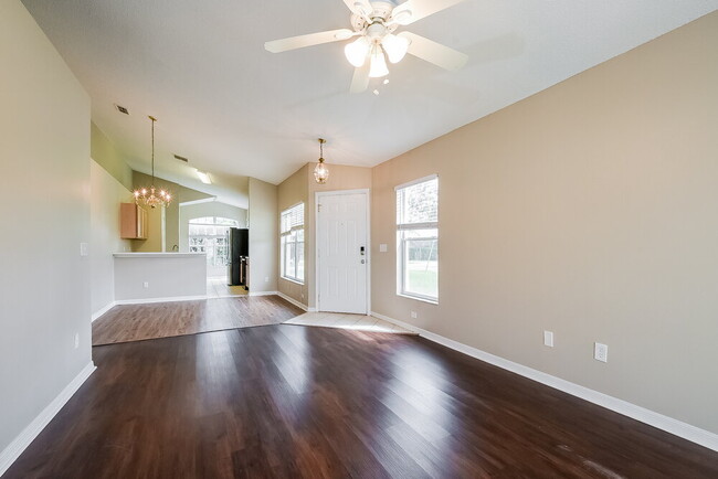 Photo - 538 Rouzer St