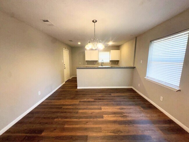 Photo - 723 Cherry Valley Dr