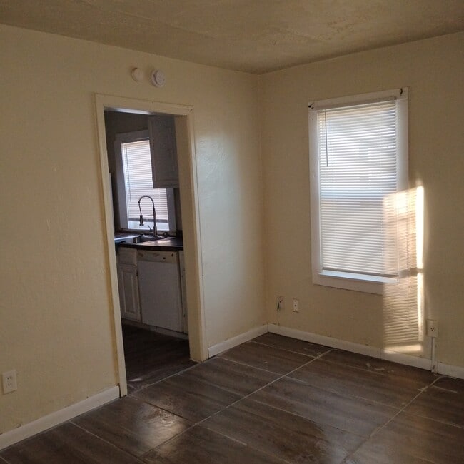 Photo - 415 Smith St