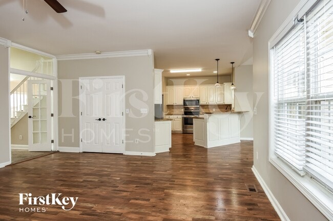 Photo - 47 Camelot Ct