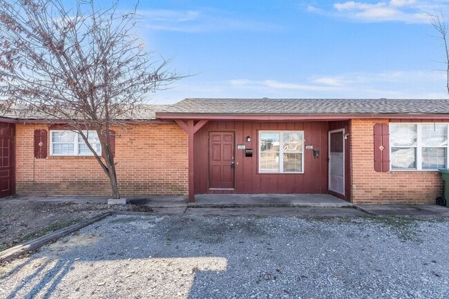 Photo - 600 W Olive St