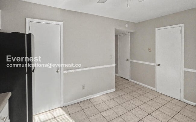 Photo - 2463 Hampstead Dr