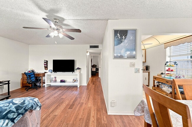 Photo - 246 Normandy Ln Unit F