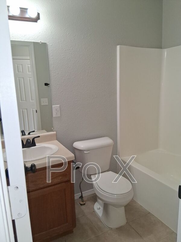 Photo - 3306 SW Landau Ct Unit Apt 1