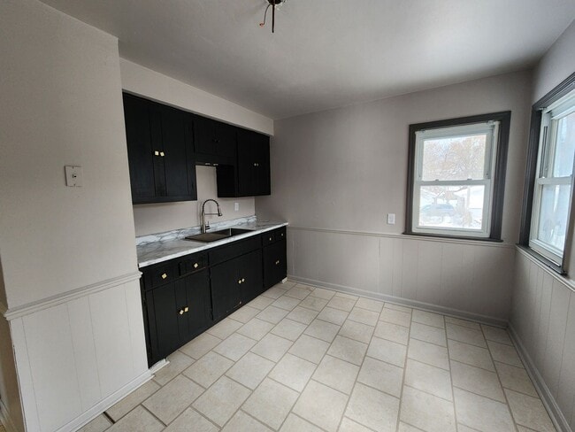Photo - 2-bedroom Single Family - Available now!