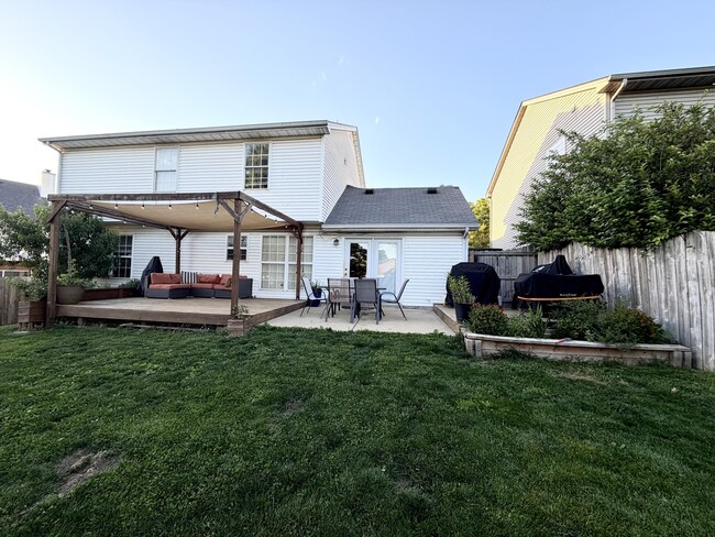 Photo - 520 Skyview Ln