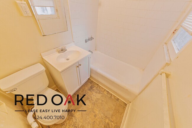 Photo - Stunning Studio with Vintage Charm, Custom... Unit 208