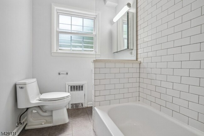 Photo - 60 2nd St
