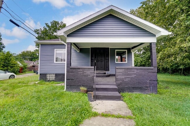 Building Photo - Two Bedroom, Two Bath in Dayton! Rental