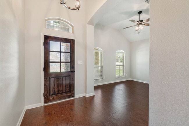 Photo - Available for June Move in! Charming 3/2 in Castlegate 2!