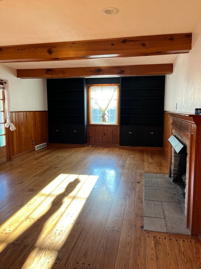 Photo - 510 Maple Dr