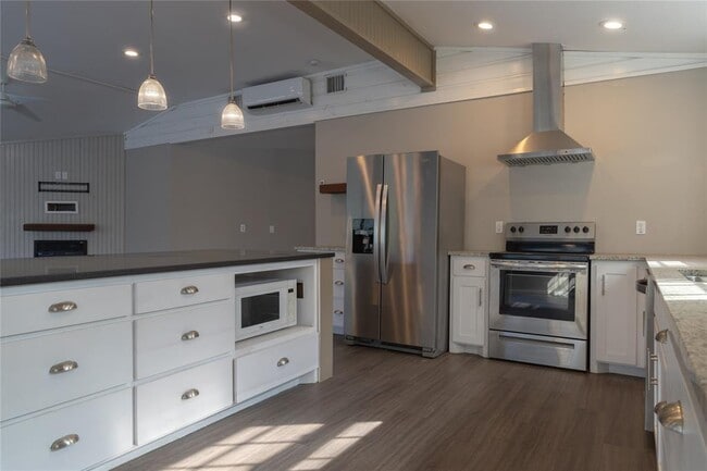 Photo - 120 Erskine Ferry Rd