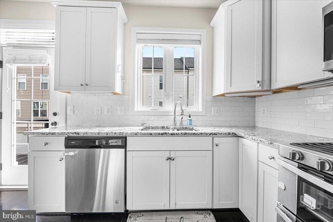 Photo - 12611 Macaulay St