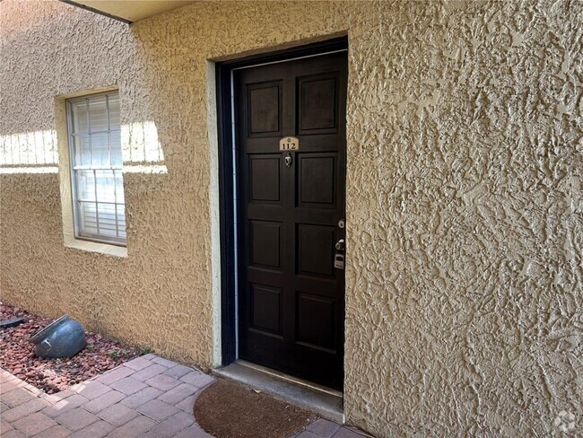 Building Photo - 5306 W Kennedy Blvd Unit 112 Rental