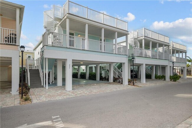 Photo - 257 NE Coastal Dr
