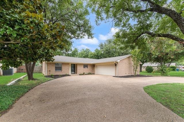 Building Photo - 2697 Poplar Dr