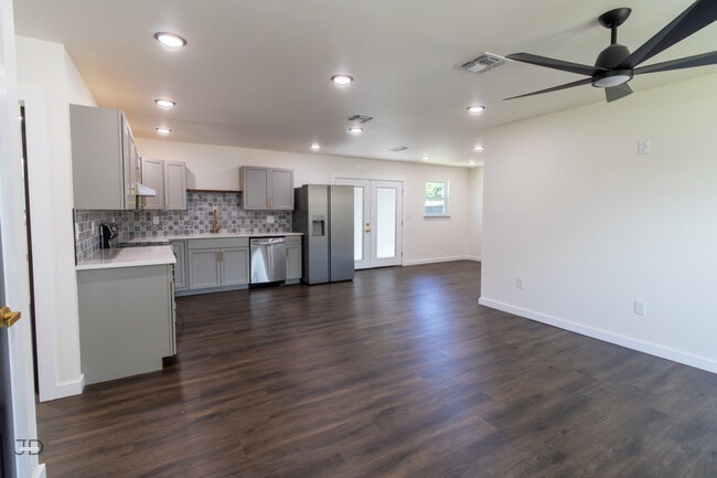 Photo - 1310 Eleanor St