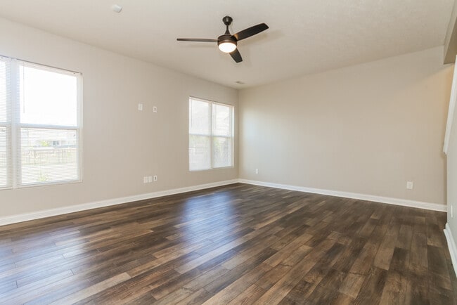 Photo - 237 Hennepin Dr