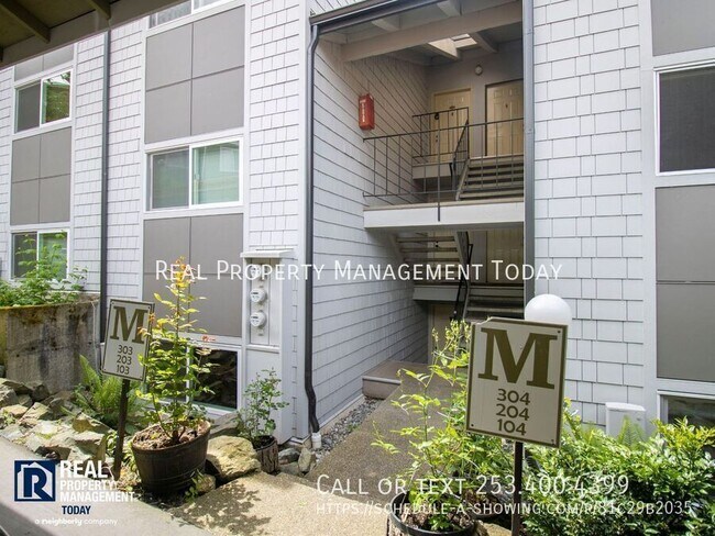 Photo - 2020 Grant Ave S