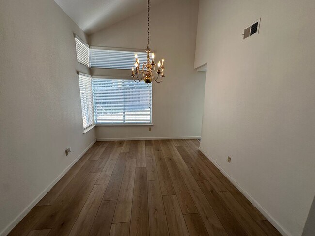 Photo - Beautiful 4 Bedroom, 2.5 Bath Tracy Home