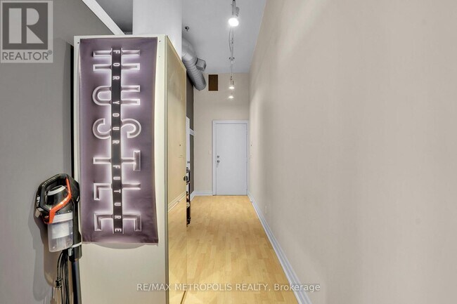 Photo - 276 King St W Unit 207