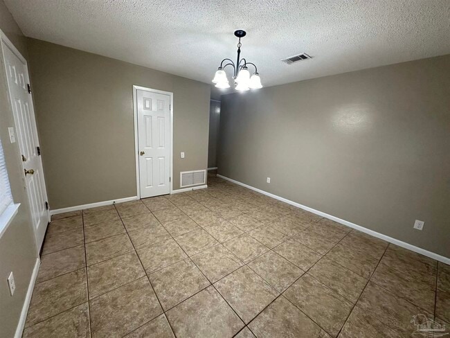 Photo - 2810 Donley St