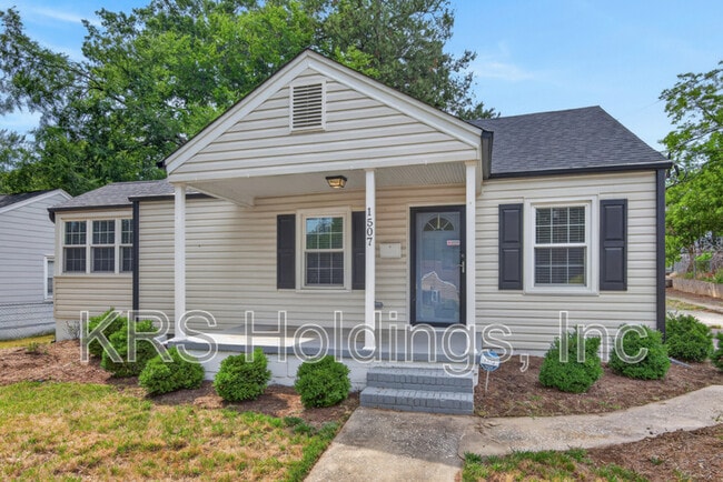 1507 Robinhood Rd