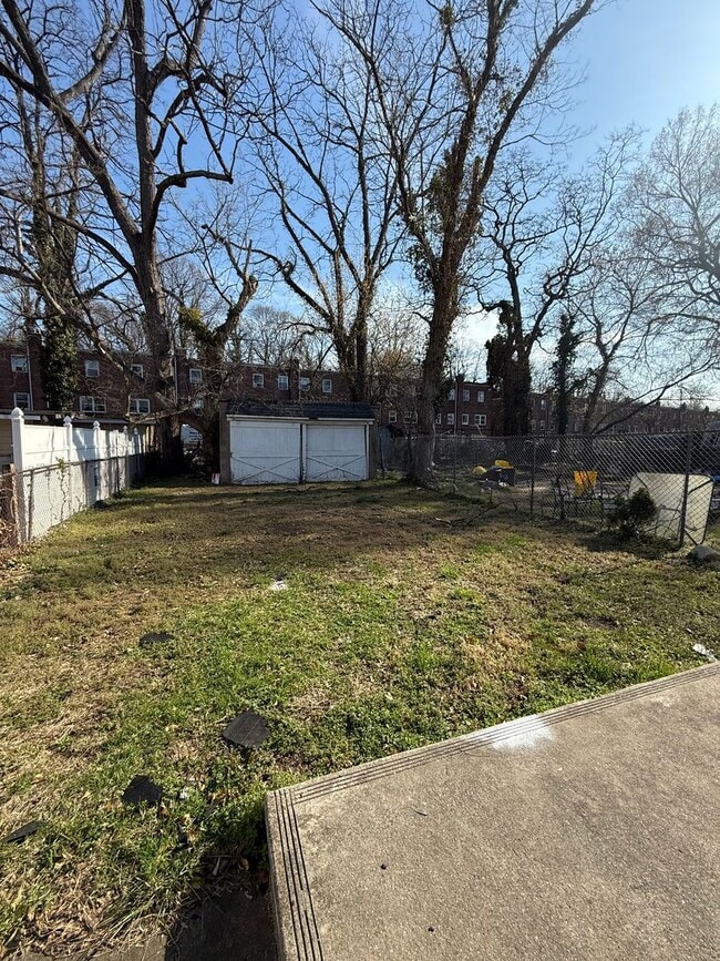 Photo - 1442 W State St