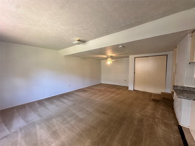 Photo - 4430-4432 Bell St