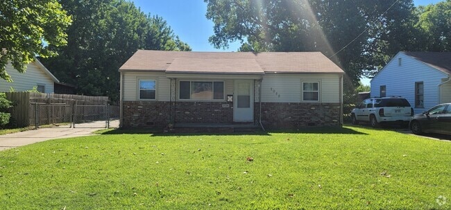Building Photo - 2028 S Euclid St Rental