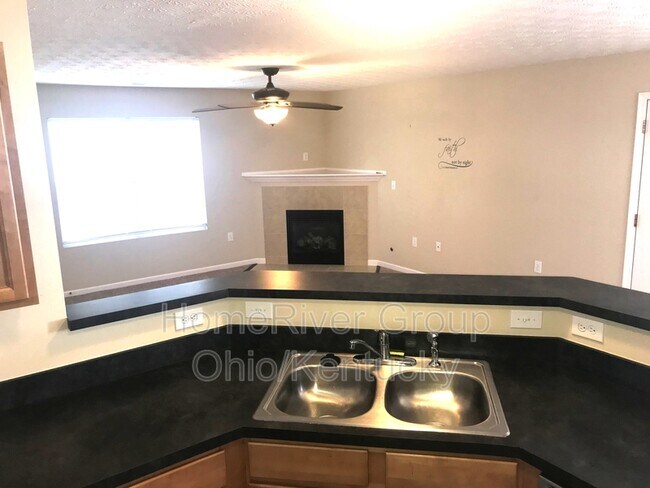Photo - 5679 Marshfield Dr