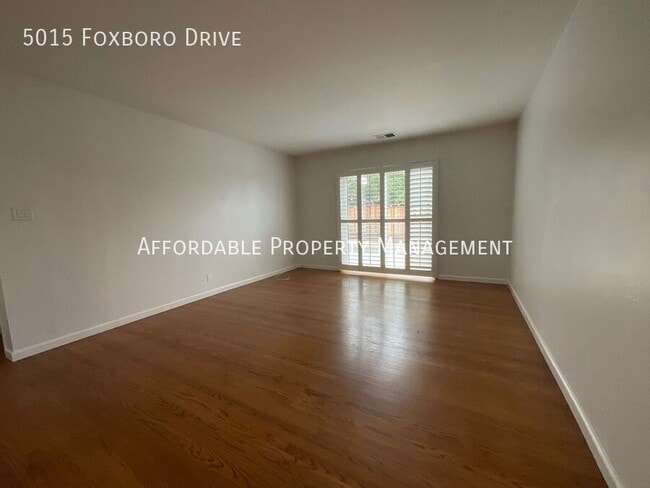 Photo - 5015 Foxboro Dr