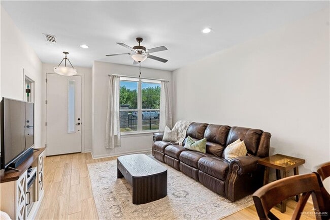 1321 Xavier Ave