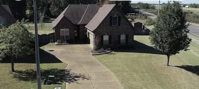 Building Photo - 763 Fairway Pointe Cove W