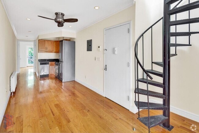 Building Photo - 343 E 5th St Unit 9 Rental
