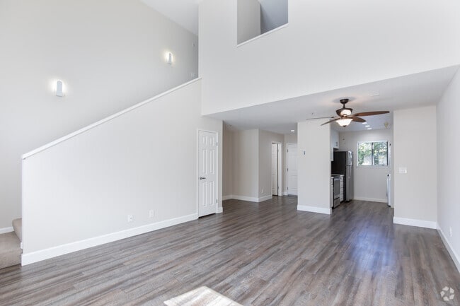 1BR, 1.5BA - N