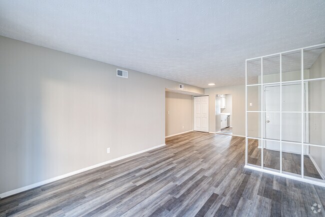 2br, 2ba - 1135SF - Sala de estar
