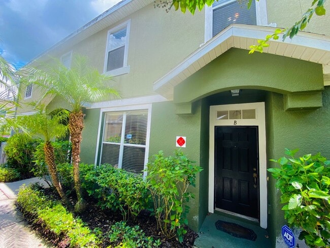 Building Photo - 3BD / 2.5BA Carriage Home