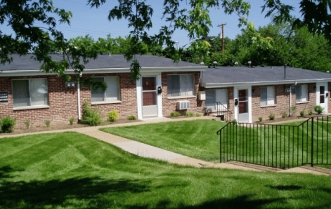 Building Photo - Ballwin Manor Rental