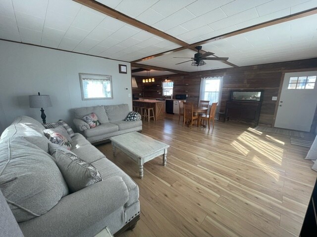 Photo - 551 N Broadway St